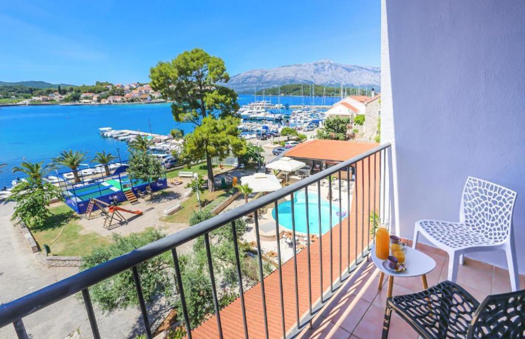 Hotel Lumbarda 3*